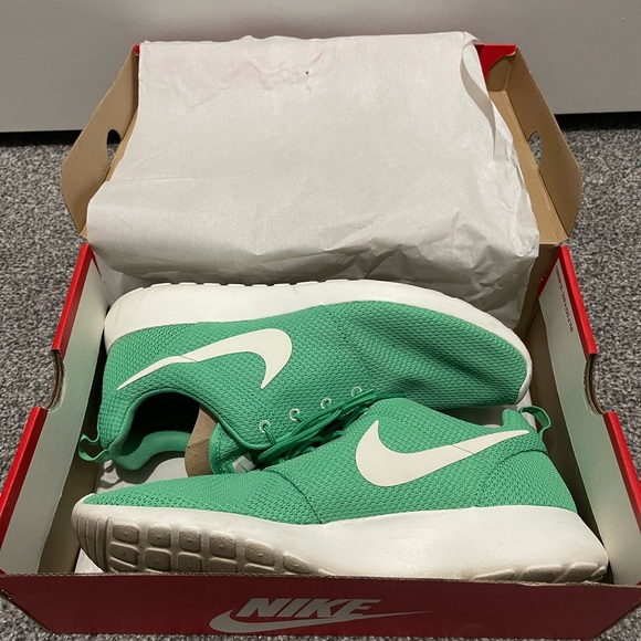 Nike Roshe Run Gamma Green 2017 size 11 - Picture 8 of 8